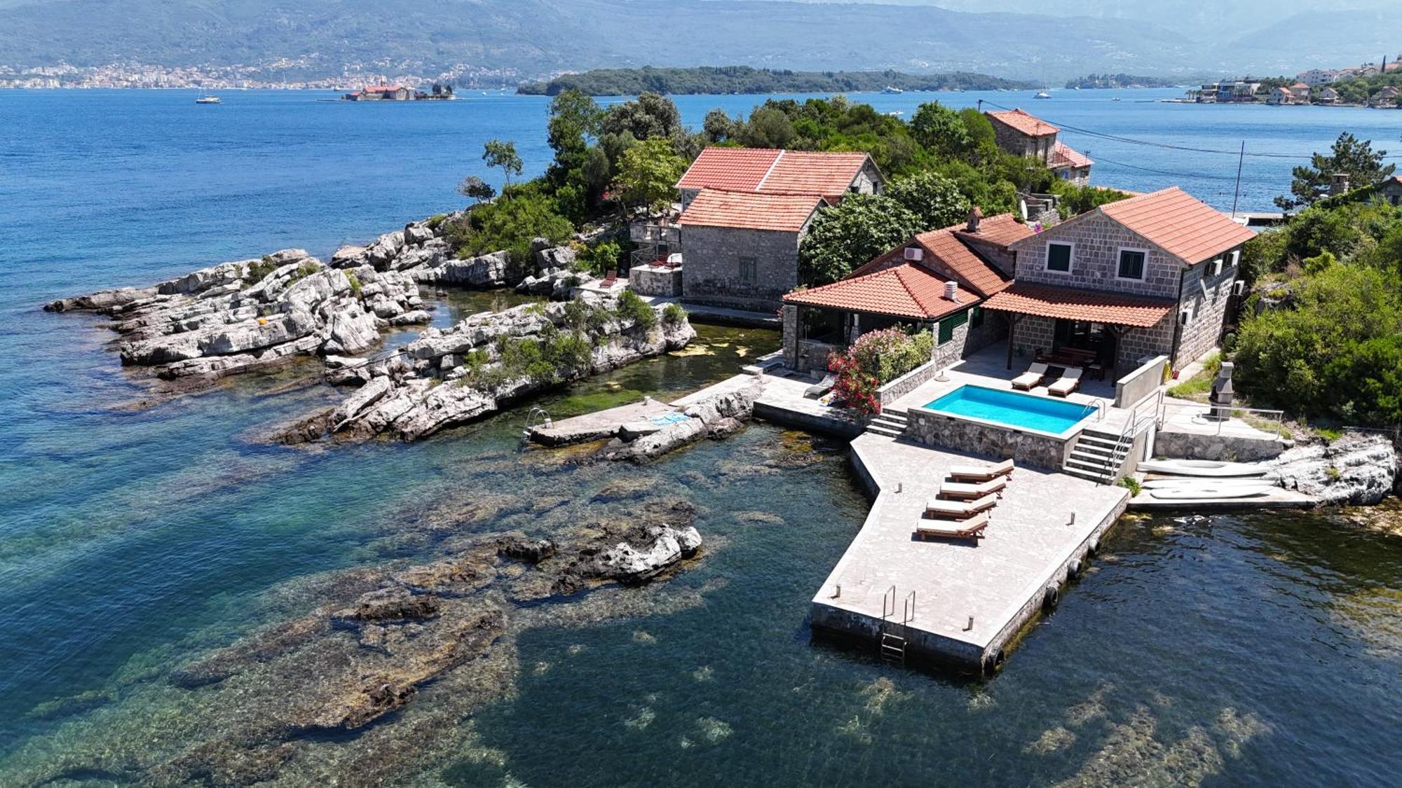 Apartments Kovinic Tivat Exterior photo