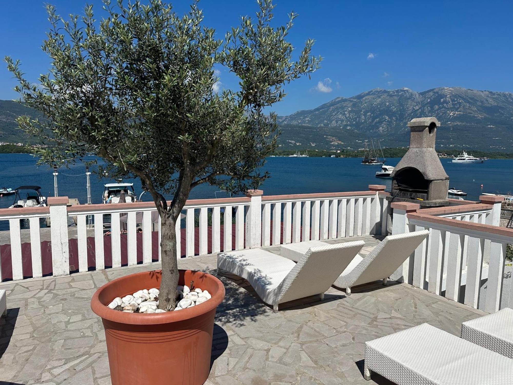 Apartments Kovinic Tivat Exterior photo