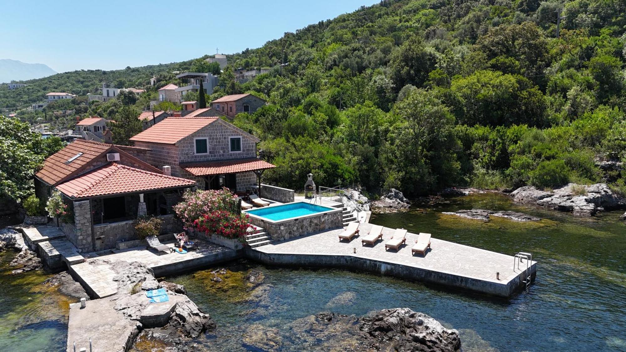 Apartments Kovinic Tivat Exterior photo
